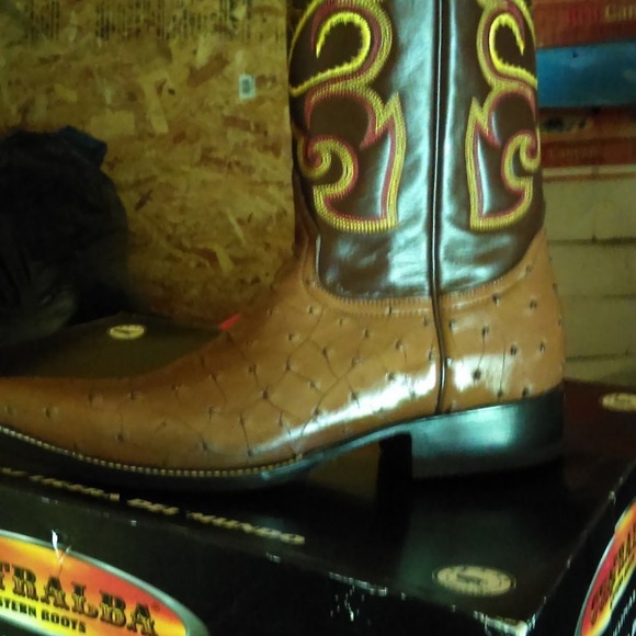 Cowboy boot - Picture 1 of 1